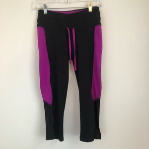 Old Navy Active Purple & Black Mesh Detail Crop Length Leggings Size Small